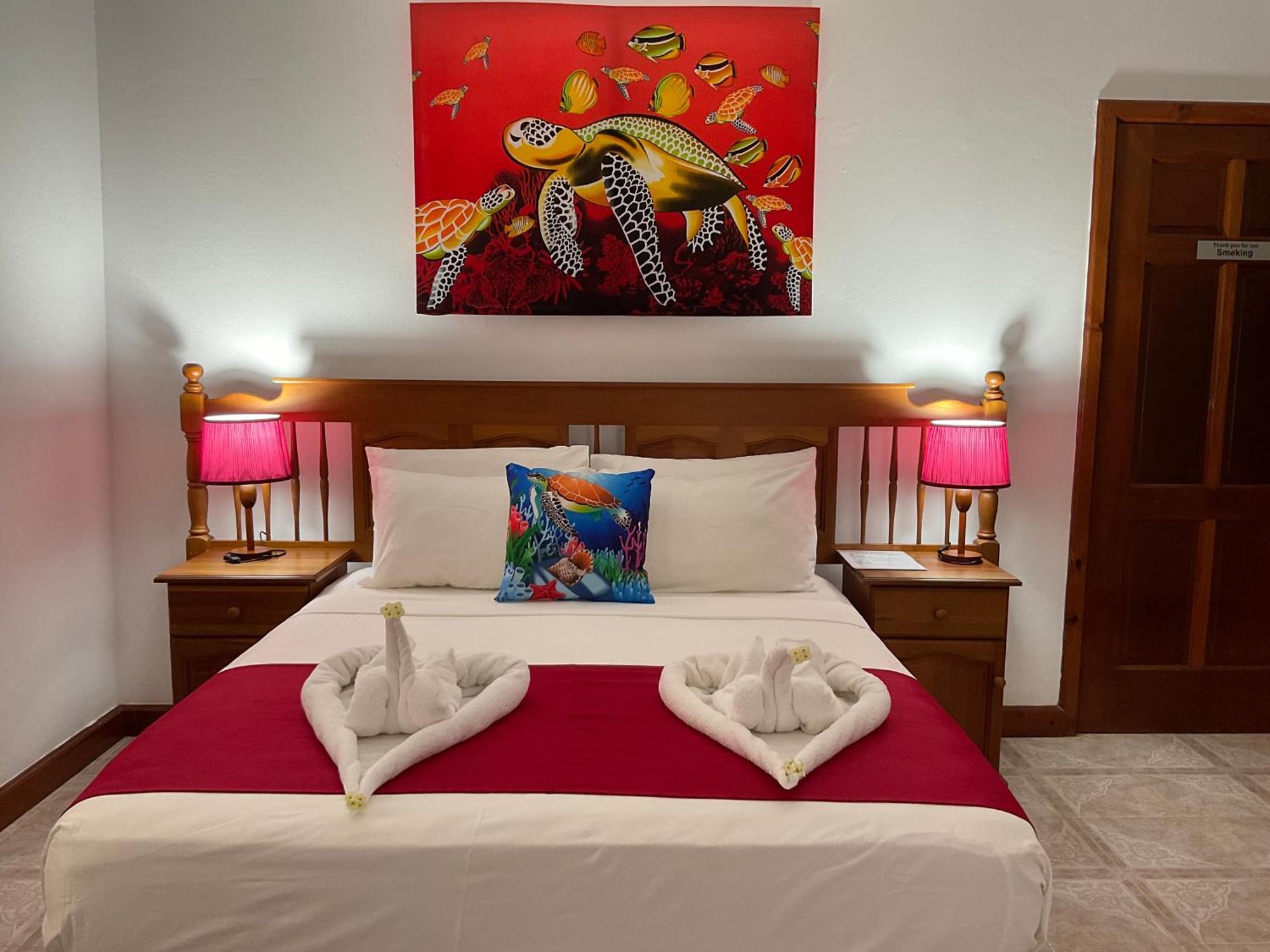 Le Chevalier Bay Guesthouse Anse Lazio Exterior photo