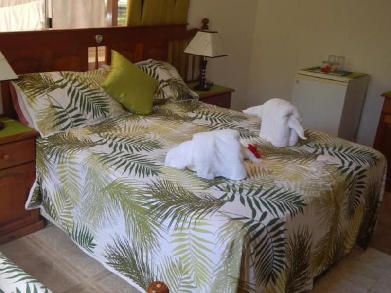 Le Chevalier Bay Guesthouse Anse Lazio Exterior photo